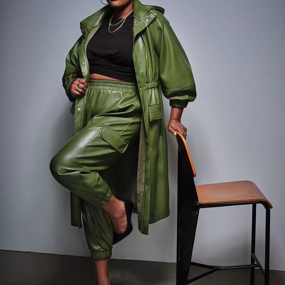 NWT Eloquii Green Vegan Leather Cargo Jogging Pants Size 16 - Picture 2 of 4
